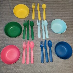 Kids Plastic Dinnerware Set of  4 Multi Color Bowls & 4 sets of 3 utensils